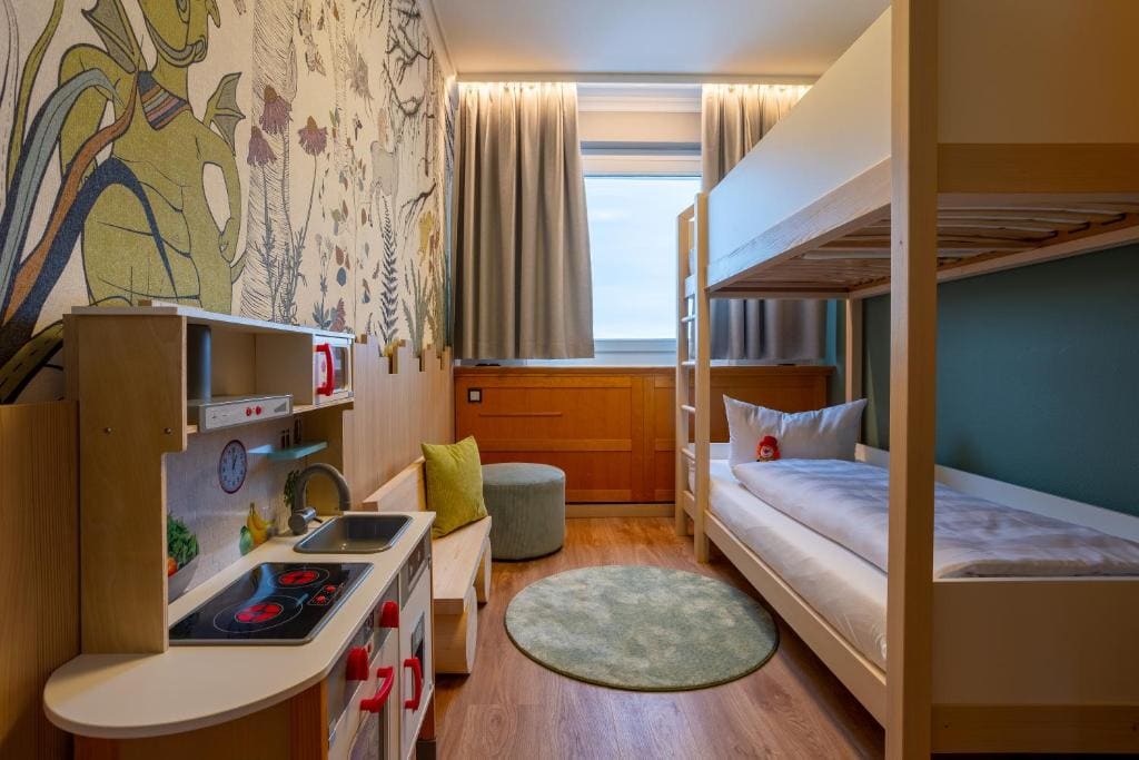 Family Suite with Balcony room - Image 1