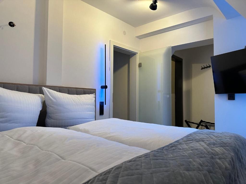 Small Double or Twin Room room - Image 1