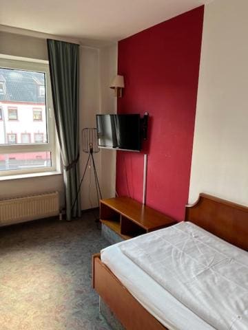 Small Single Room room - Image 3