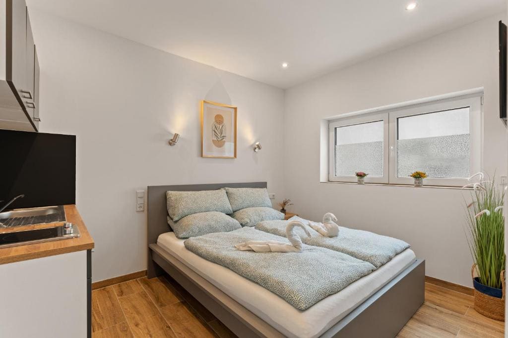 Three-Bedroom Suite room - Image 2