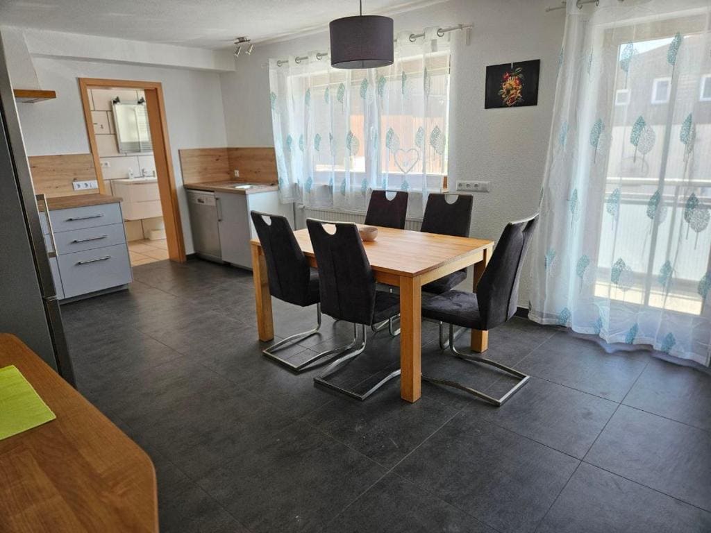 Three-Bedroom Apartment with Balcony room - Image 2
