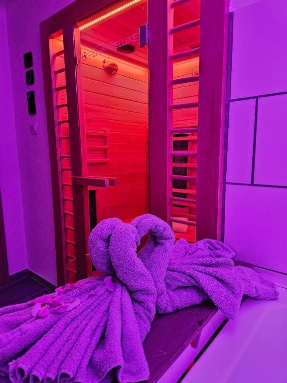 Deluxe Family Suite room - Image 2