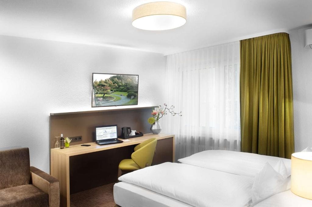Deluxe Double or Twin Room room - Image 3