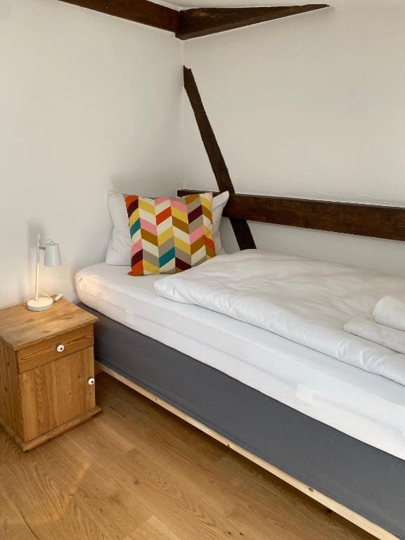 Deluxe Two-Bedroom Apartment with Garden View room - Image 2