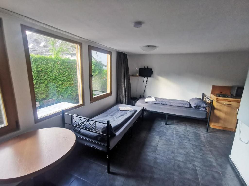 One-Bedroom Bungalow room - Image 2