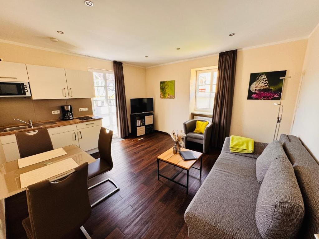 Junior Suite with Balcony room - Image 3