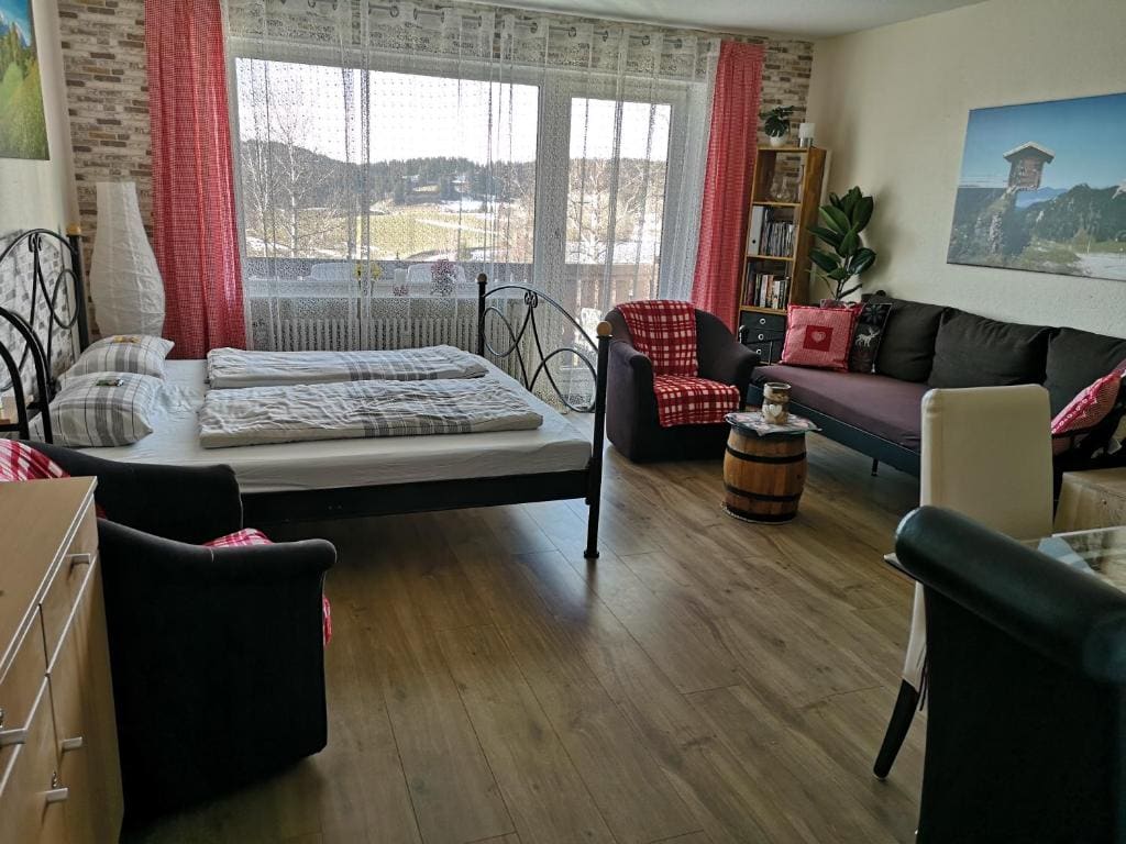 Studio Apartment room - Image 2