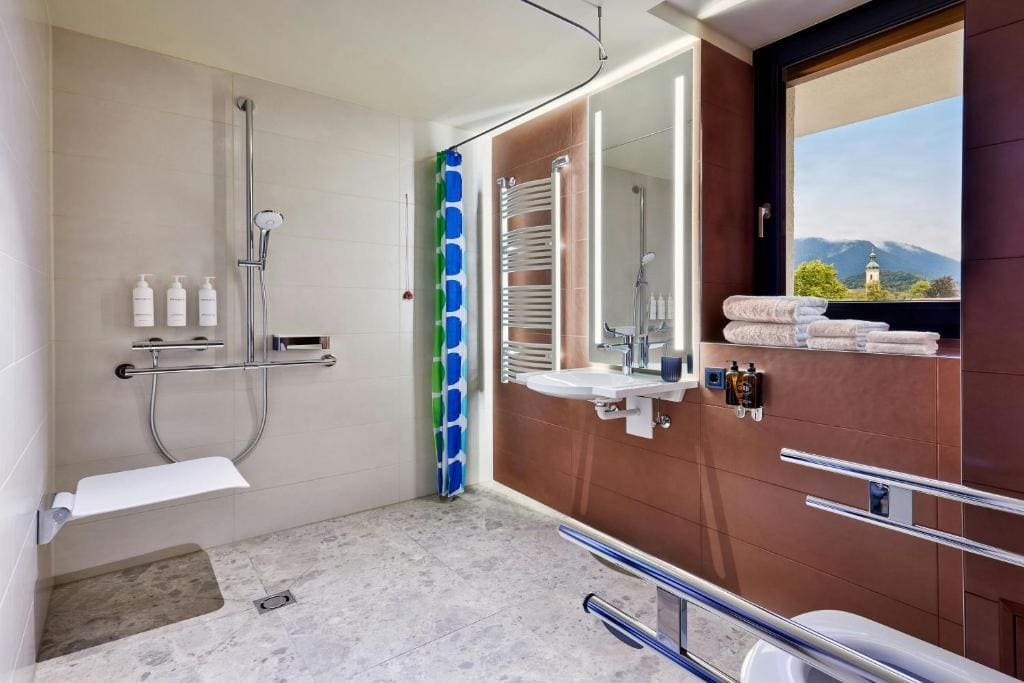Accessible Queen Room room - Image 2