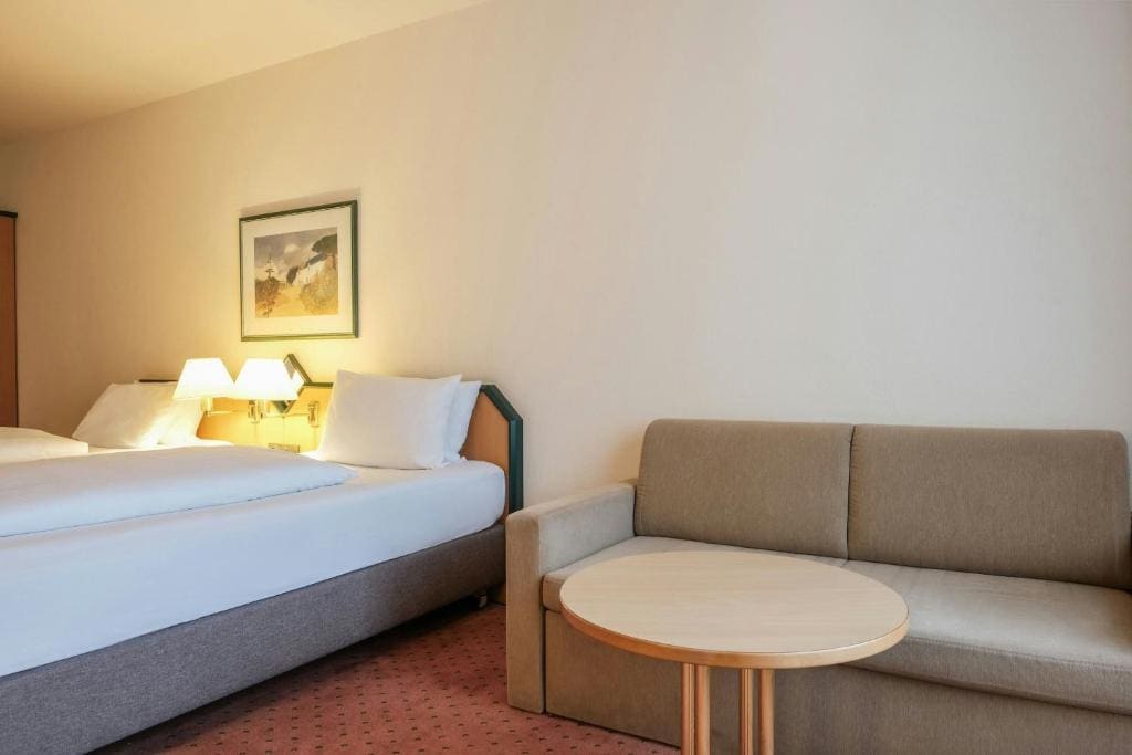 Standard Twin Room room - Image 2