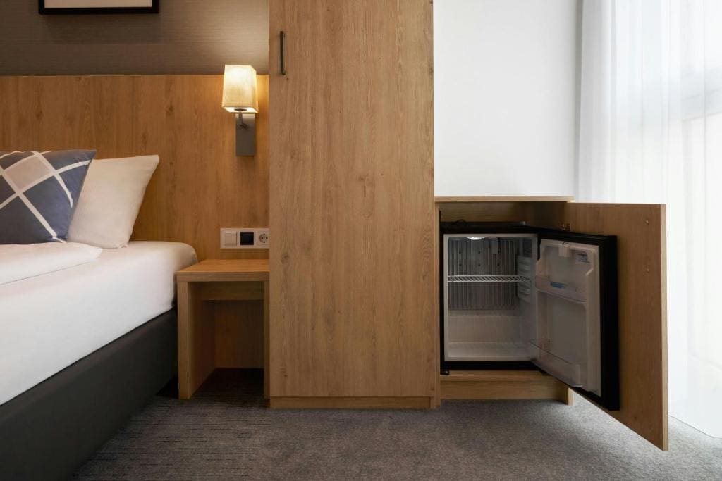 Standard Quiet Twin Room with Courtyard View room - Image 1