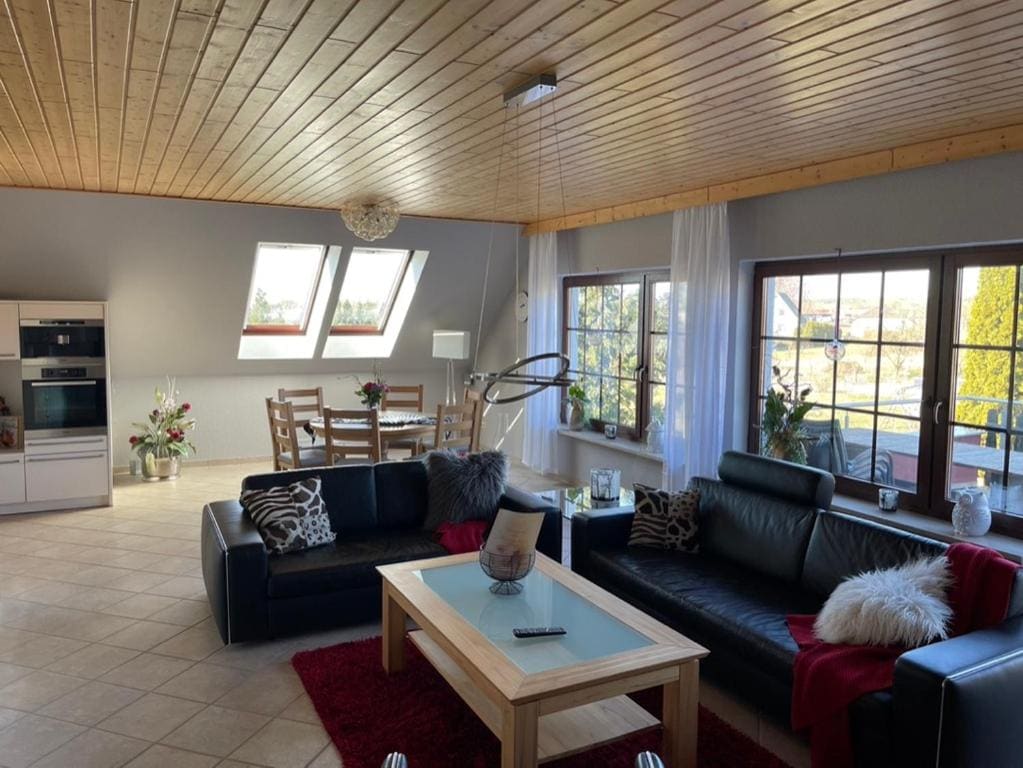 Apartment room - Image 2
