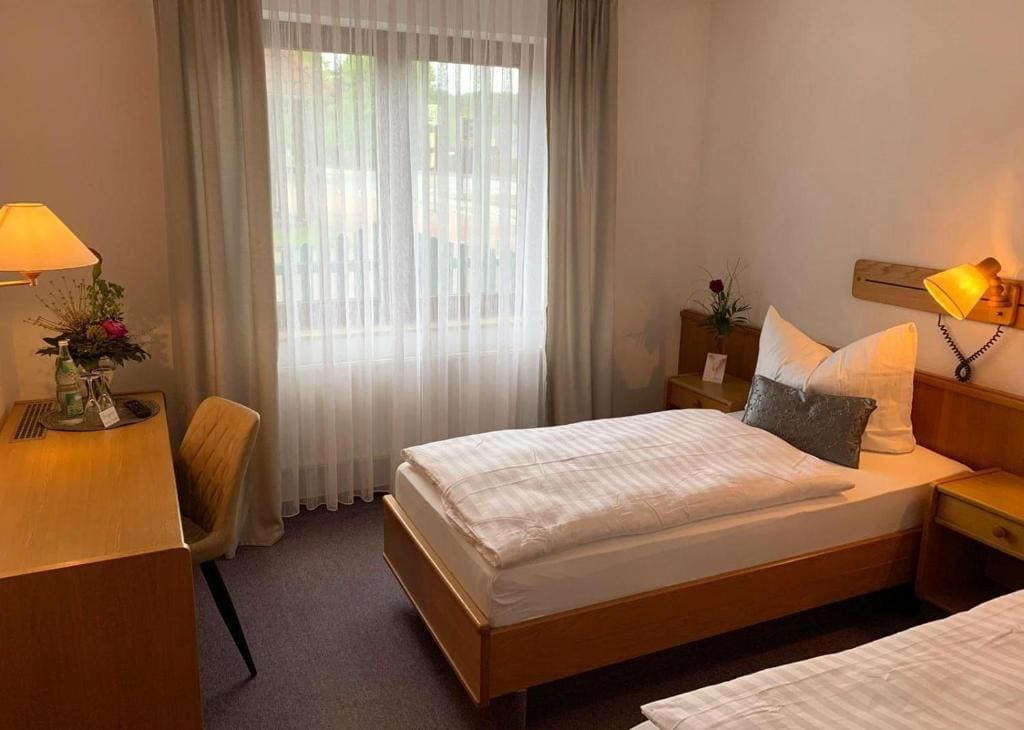 Twin Room with Private Bathroom room - Image 2