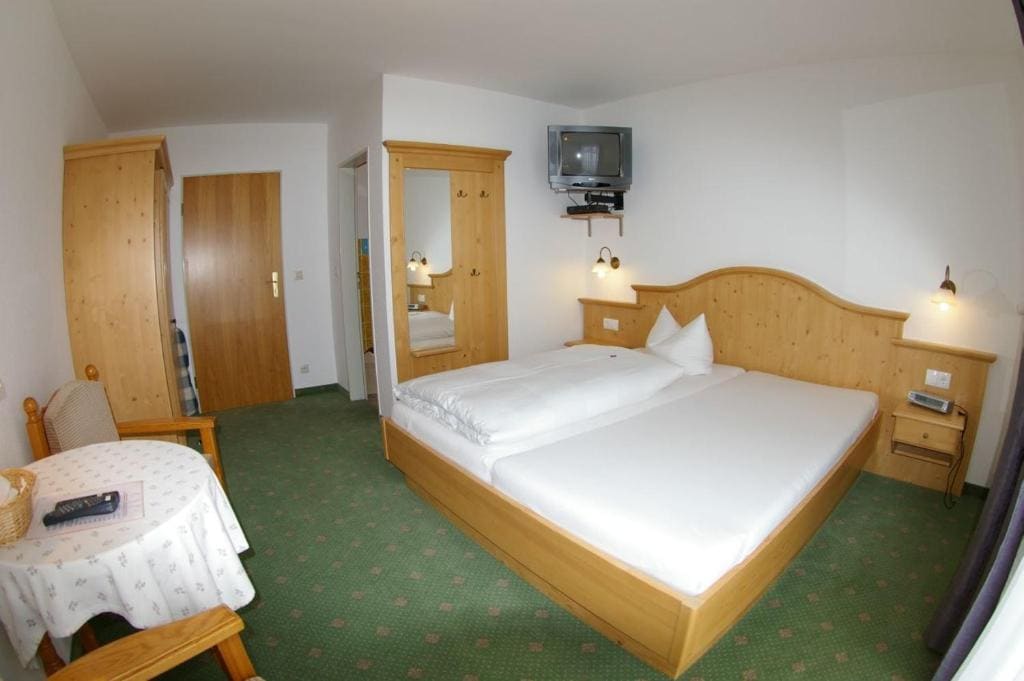 Double Room with Terrace - 11 room - Image 2