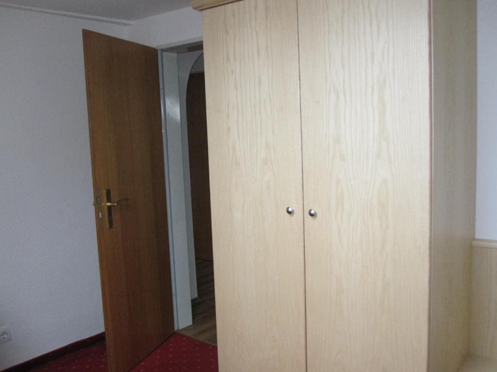One-Bedroom Apartment with Balcony - 10 room - Image 2
