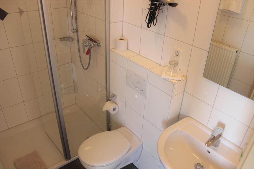 Double Room with Private Bathroom room - Image 2