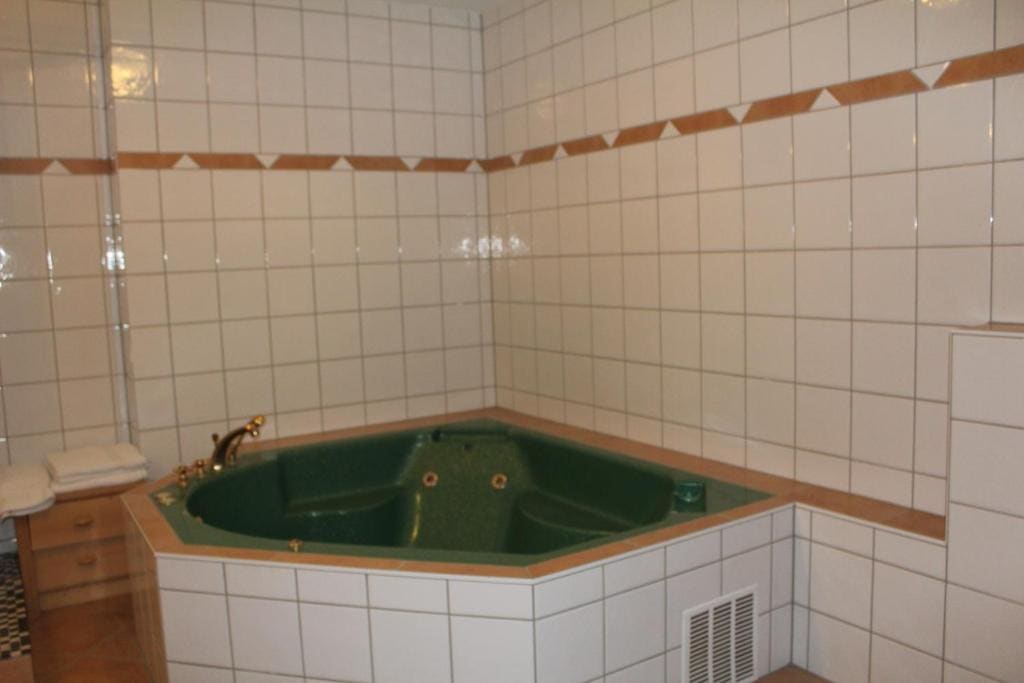 Family Room with Bath room - Image 2