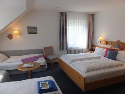 Quadruple Room room - Image 1