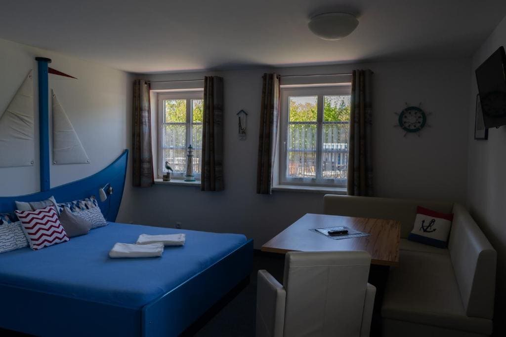 Apartment room - Image 3