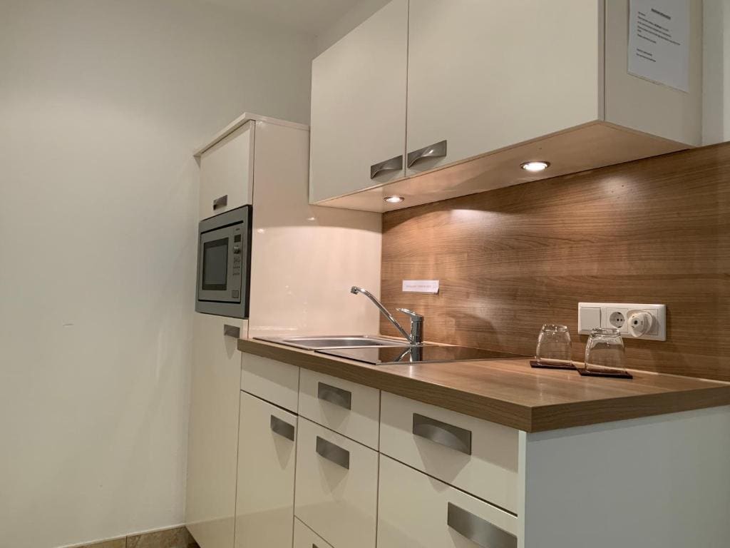 Apartment room - Image 2