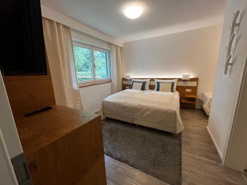 One-Bedroom Apartment room - Image 3