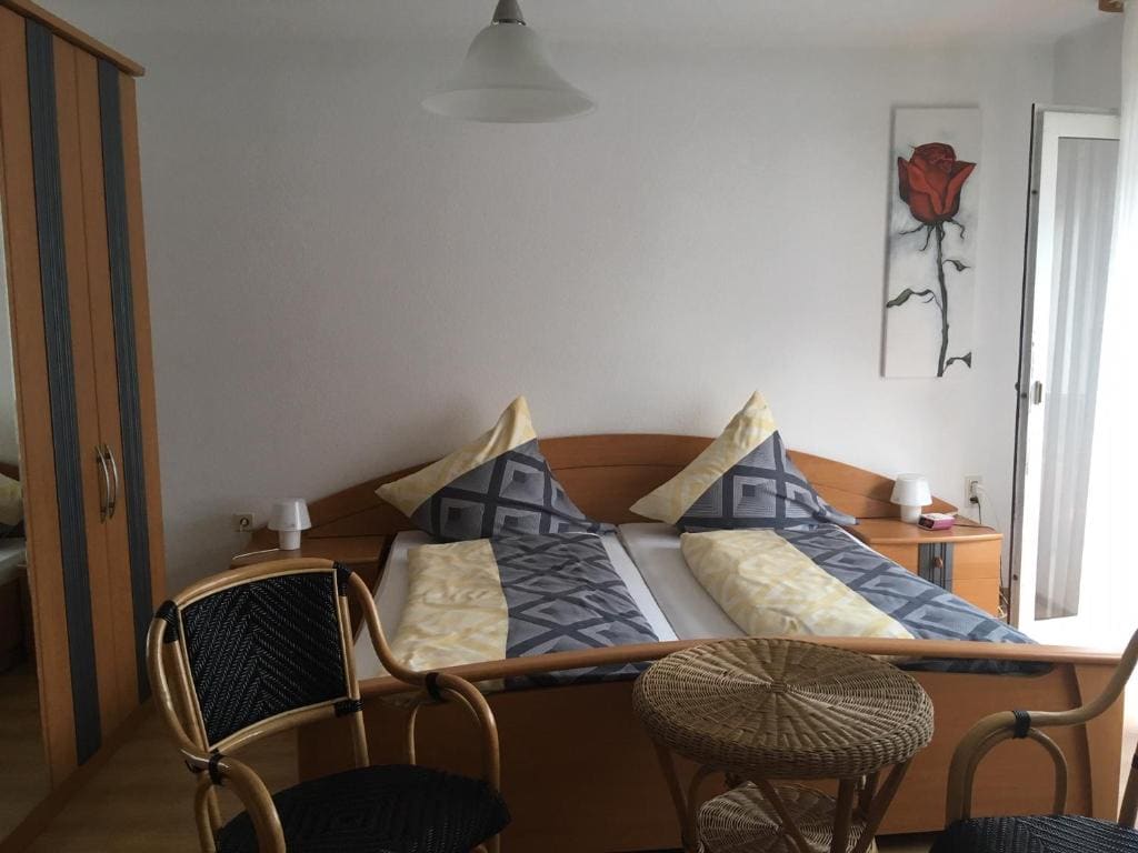 Double Room with Balcony room - Image 3