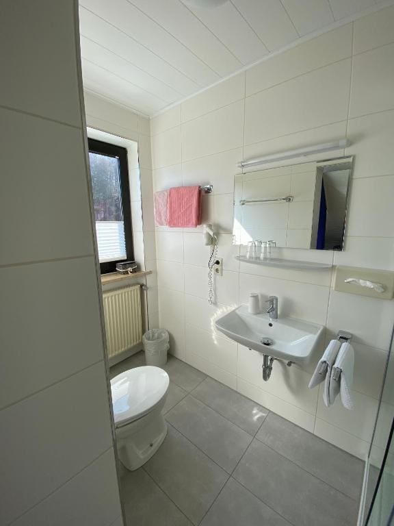 Double Room with Balcony room - Image 2