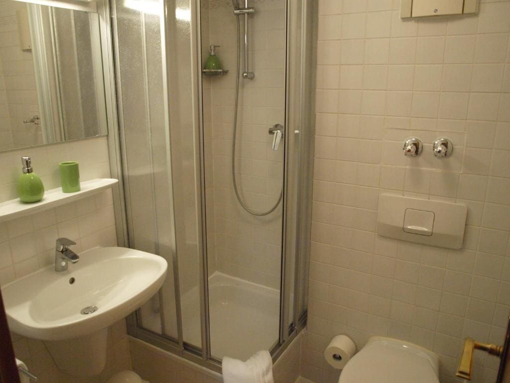 Economy Single Room room - Image 2