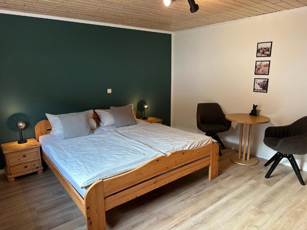 Double Room with Private Bathroom room - Image 2