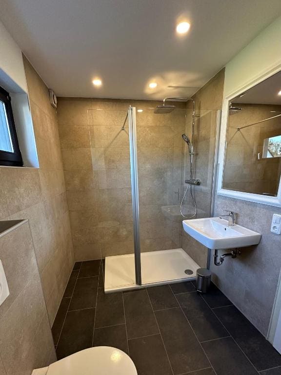 Double Room with Shared Bathroom room - Image 3