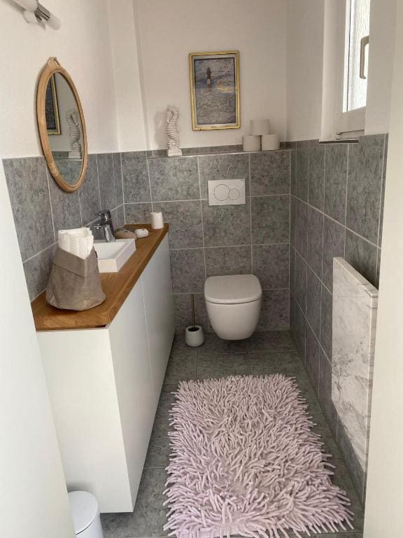 Double Room with Shared Bathroom room - Image 3