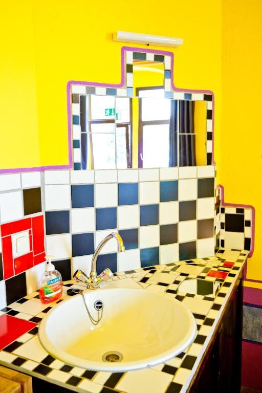 Double Room with Shared Bathroom room - Image 3