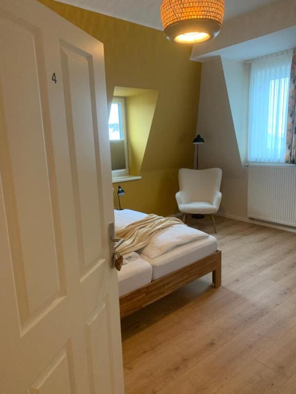 Family Room room - Image 3