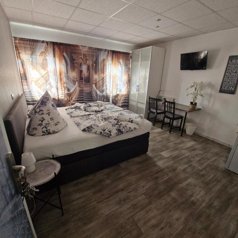 Comfort Double Room with Private Bathroom room - Image 3