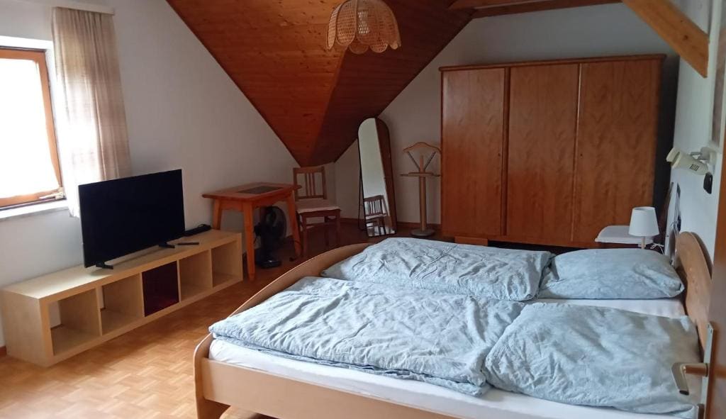 Budget Double Room room - Image 2