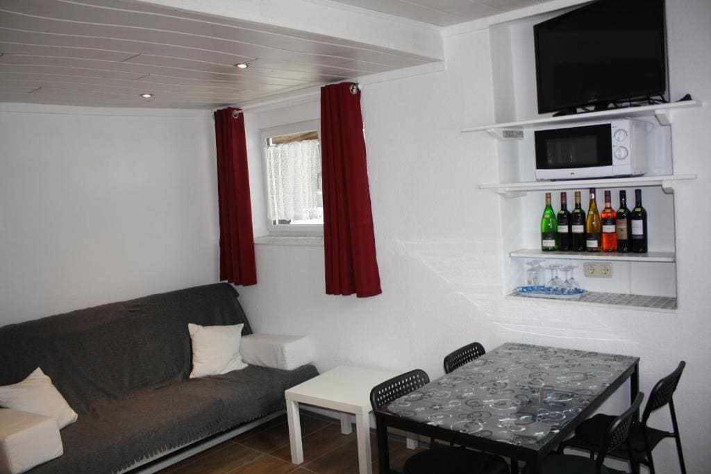 Room room - Image 3