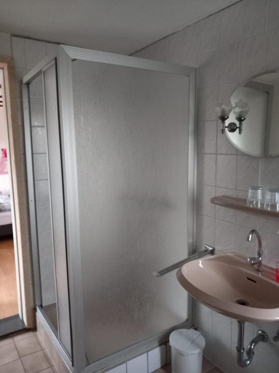 Double Room with Private Bathroom room - Image 1