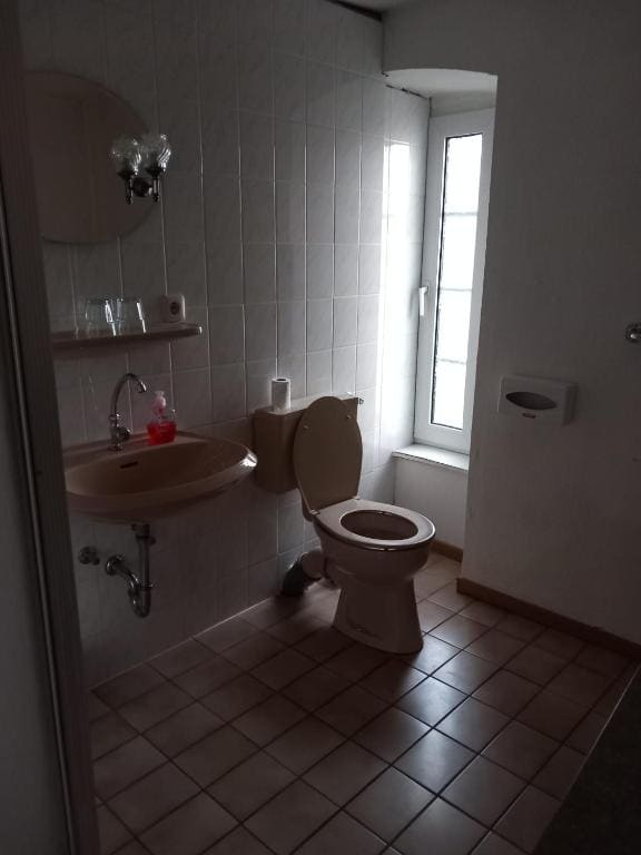 Double Room with Private Bathroom room - Image 2