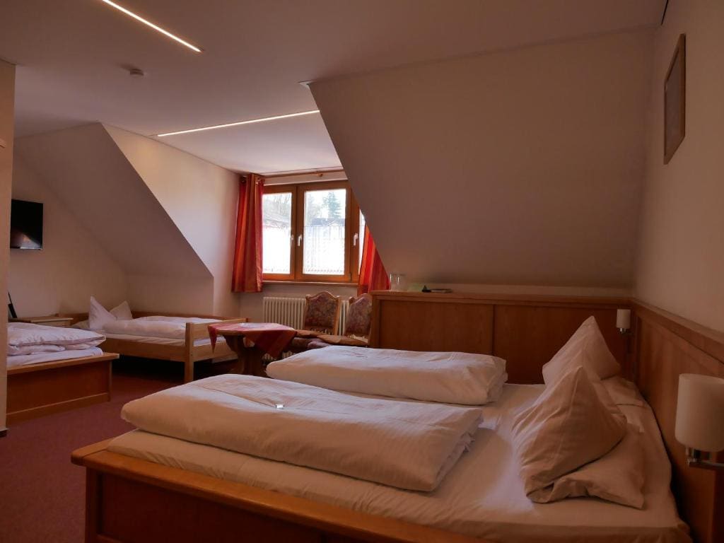 Quadruple Room room - Image 2
