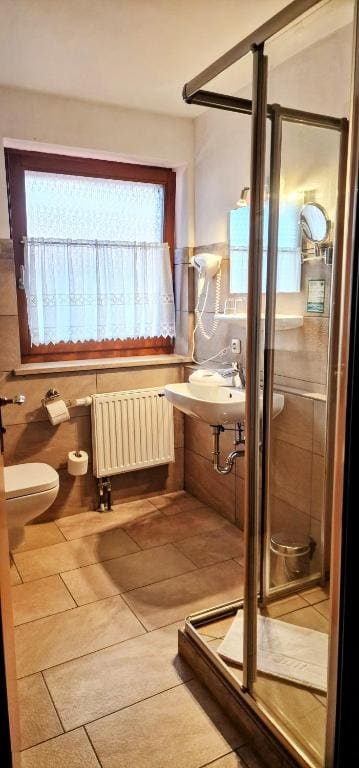 Small Double Room room - Image 3