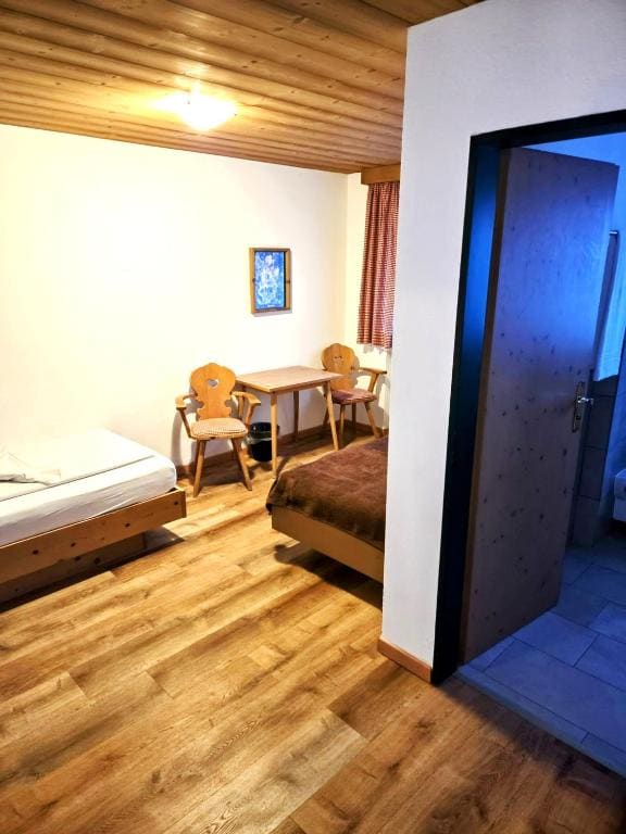 Small Double Room room - Image 2