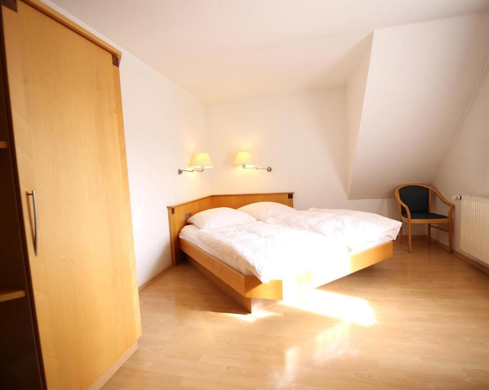 Double Room with Private Bathroom room - Image 2