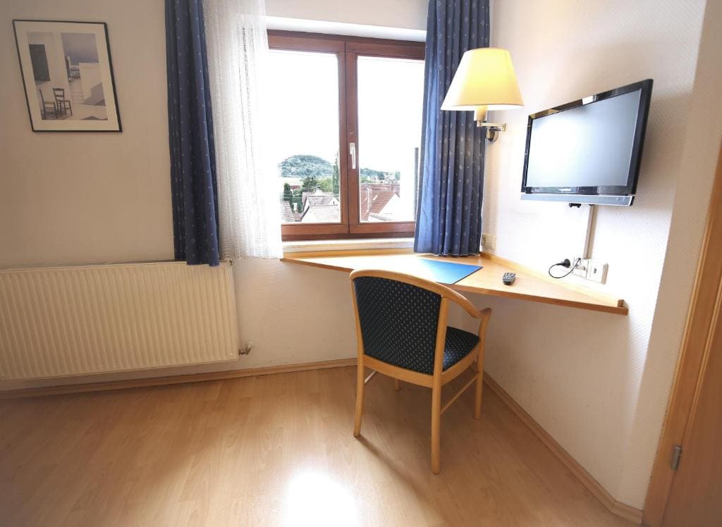 Double Room with Private Bathroom room - Image 3