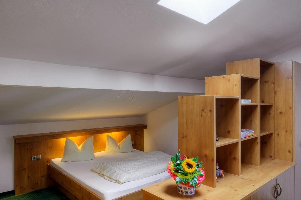 Apartment room - Image 1