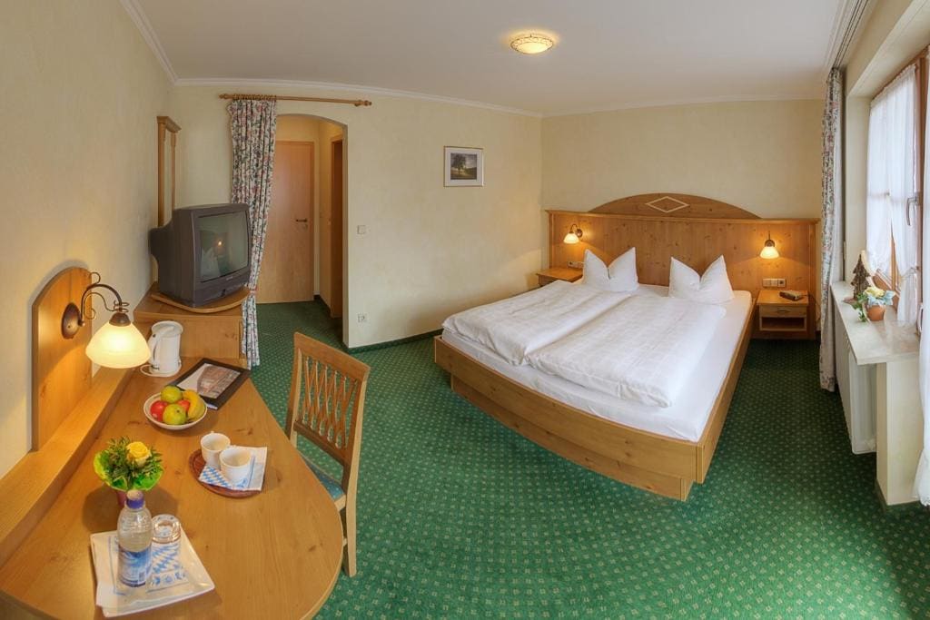 Double Room with Balcony room - Image 1
