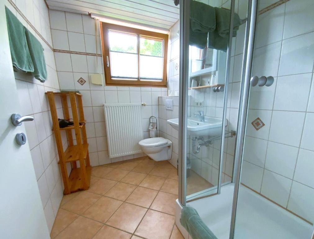 Deluxe Double or Twin Room with Balcony room - Image 2