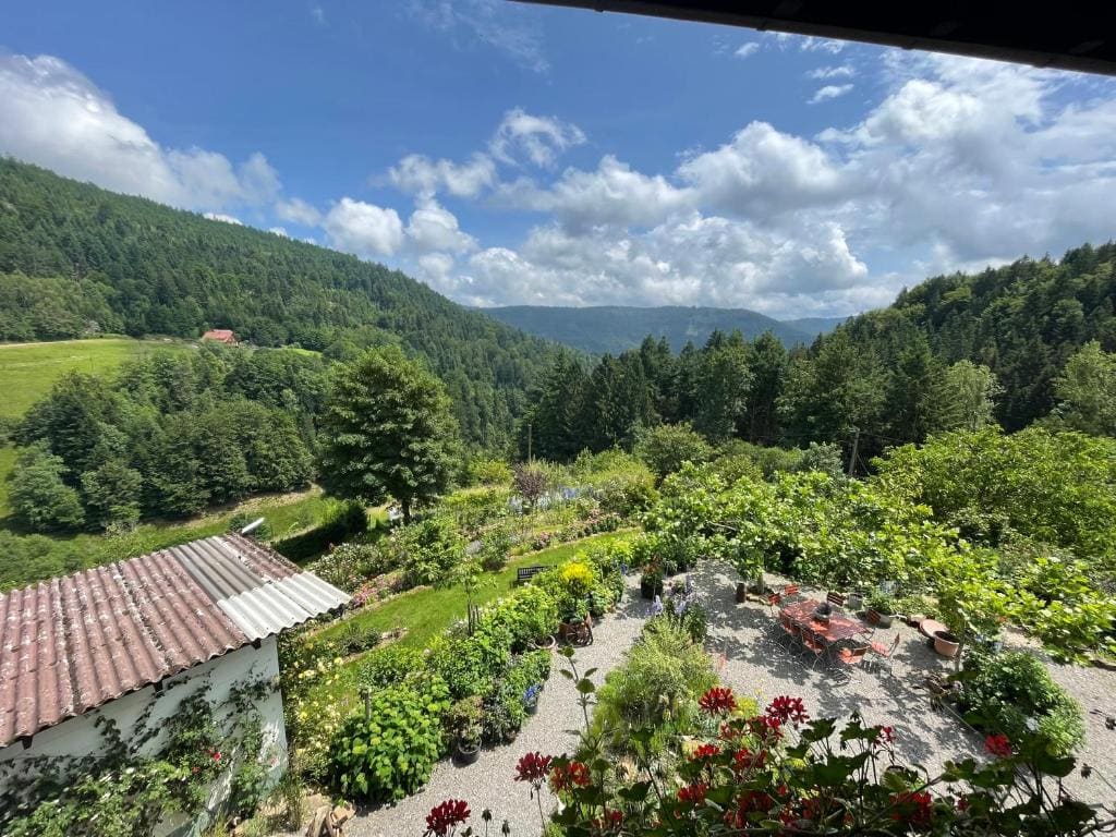 Double Room with Balcony room - Image 1
