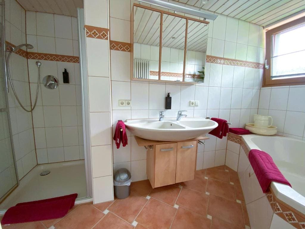 Junior Suite with Garden View room - Image 2