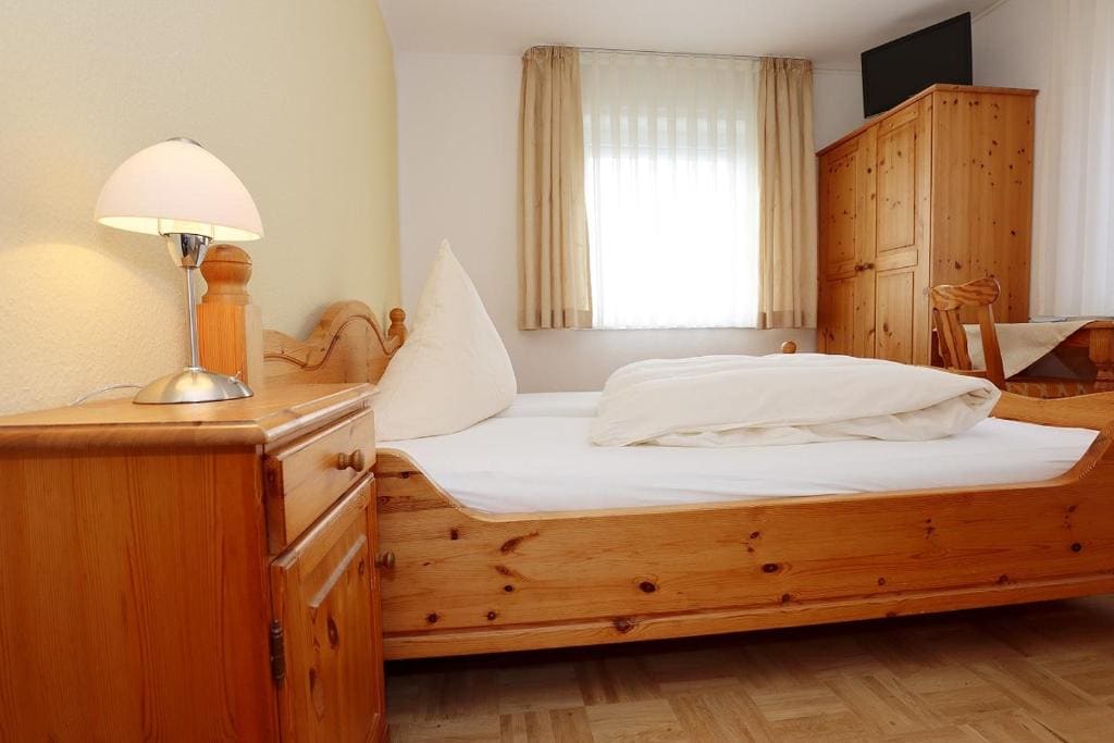 Double Room with Private Bathroom room - Image 3