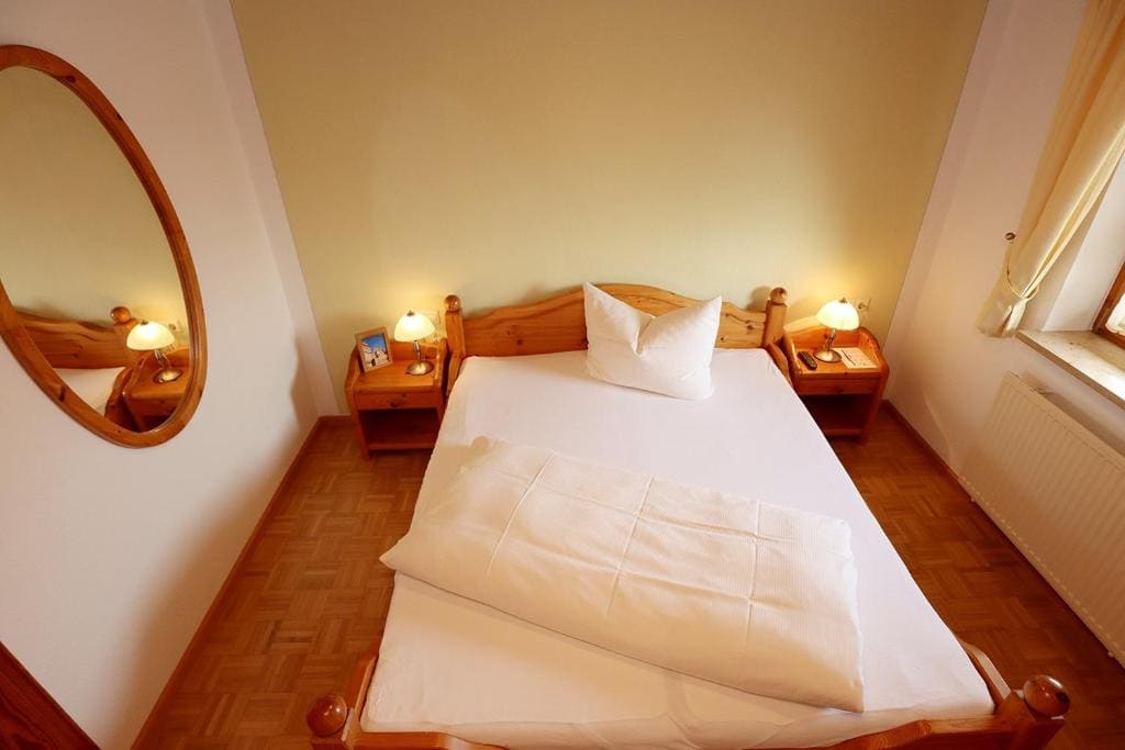 Double Room with Private Bathroom room - Image 1