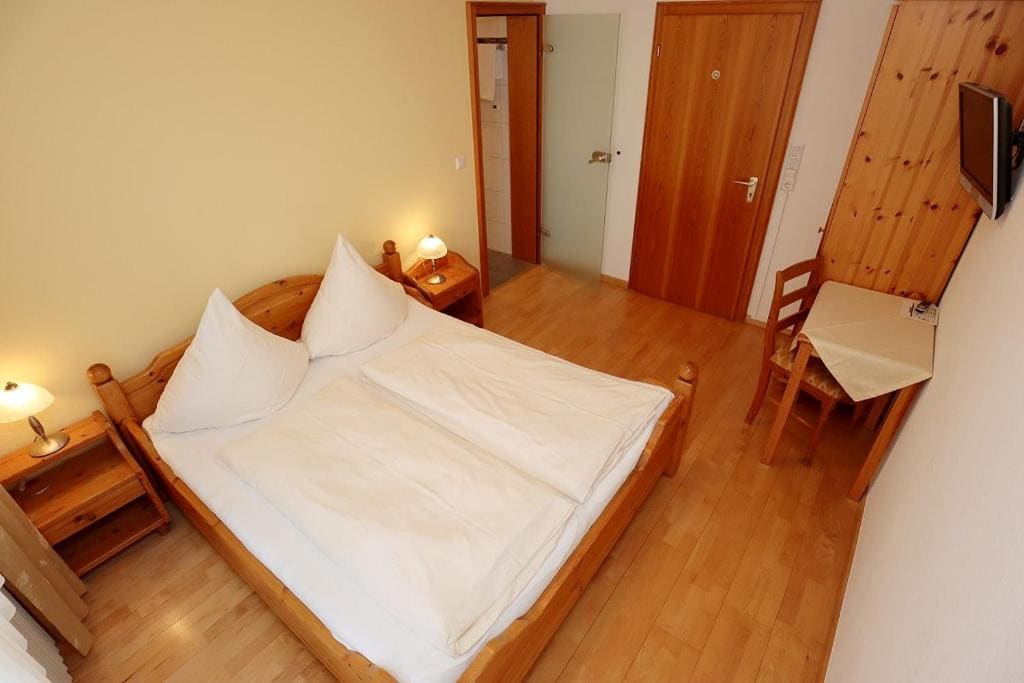 Double Room with Balcony room - Image 1